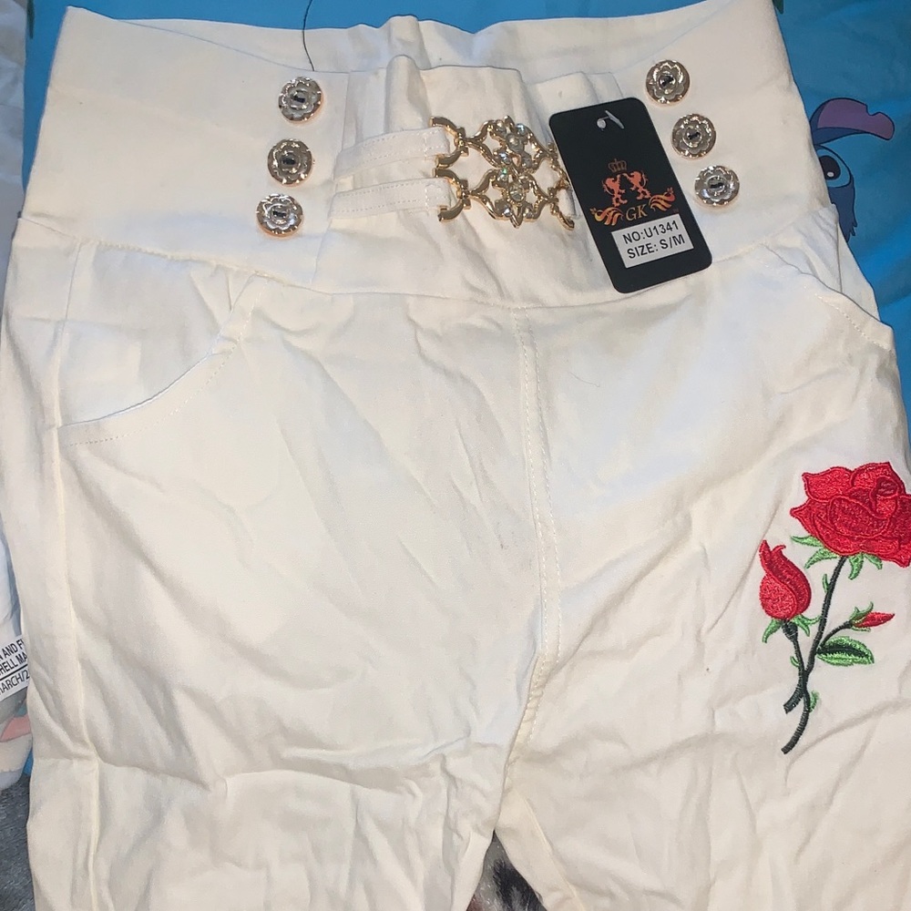 Chic White capris with Red Rose Embroidery
